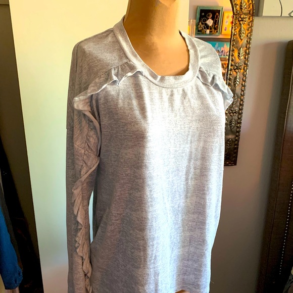 TEE SHIRT RHFFLE DOWN SLEEVE LIJE NEW SIZE MED - Picture 3 of 5